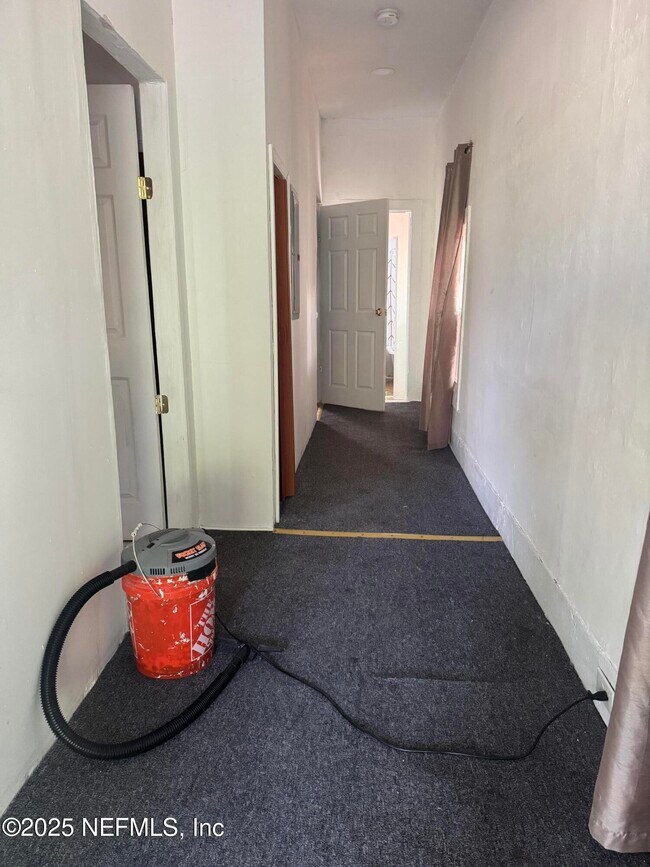 Building Photo - 950 Spearing St