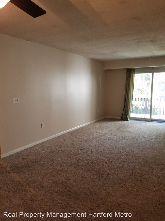 Building Photo - 2 br, 2 bath House - 711 Twin Circle Dr