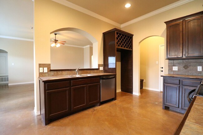 Building Photo - Stallion 3101 - 3105