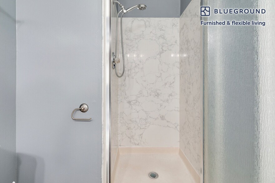 Building Photo - 235 Arlington Rd