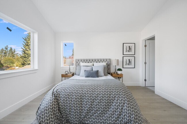Building Photo - Beautiful Brand New 2bed 2.5bath Seattle H...
