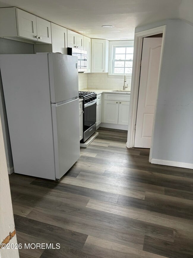 Building Photo - 707 Florence Ave