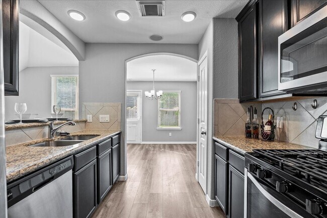 Building Photo - 207 Sea Breeze Dr