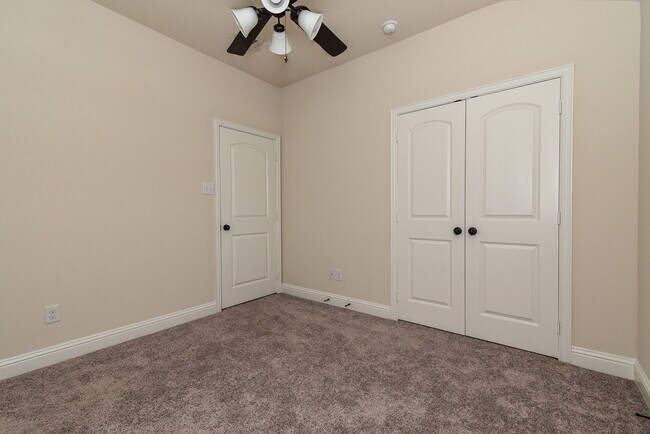 Building Photo - 6819 Jade Dr