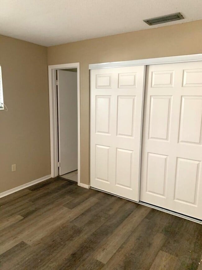 Building Photo - 935 Bolton Ln