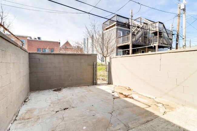 Building Photo - 220 N Collington Ave