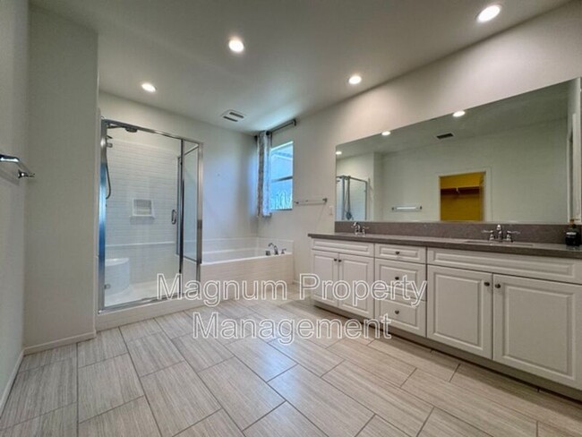 Building Photo - 34913 Limecrest Pl