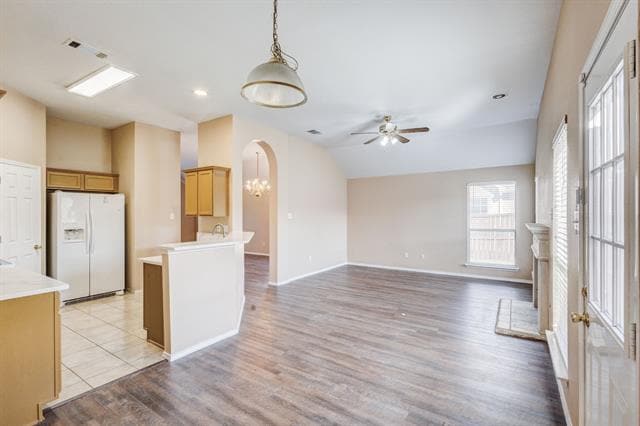 Building Photo - 3844 Harrison Dr