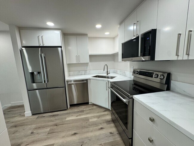 Building Photo - Welcome to this stunning Tierrasanta 1-bedroom, 1-bathroom