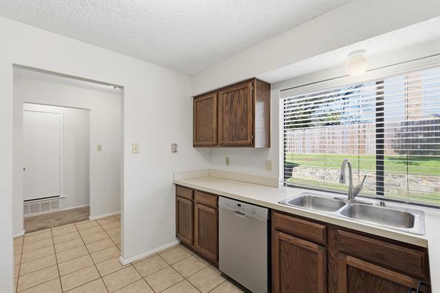 Building Photo - 513 Mack Dr