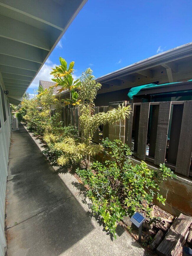 Building Photo - 019WHI