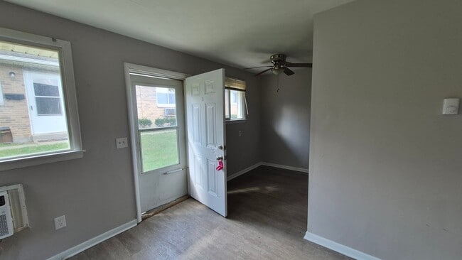 Building Photo - 250 E Nottingham Rd