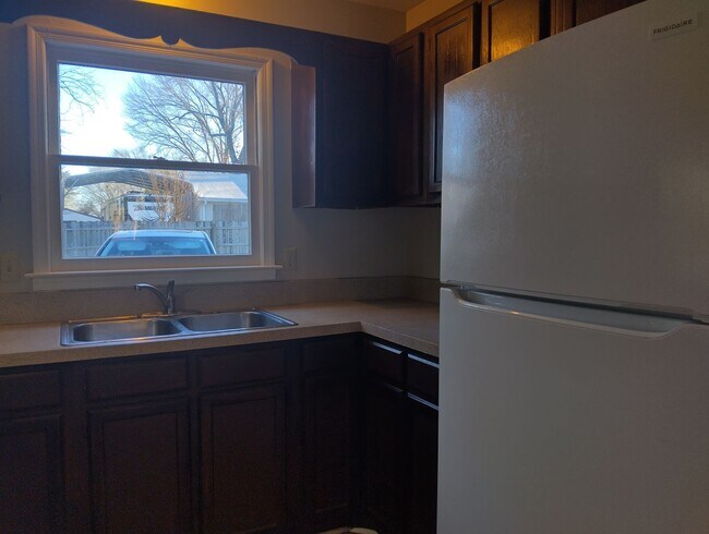 Building Photo - Newly Renovated 2bd/1ba apartment
