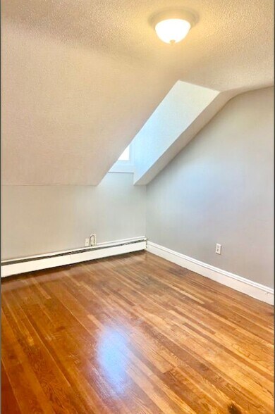 Building Photo - 72 Pocasset Ave