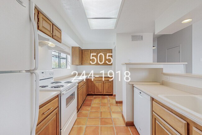 Building Photo - 876 Tramway Ln Ct NE