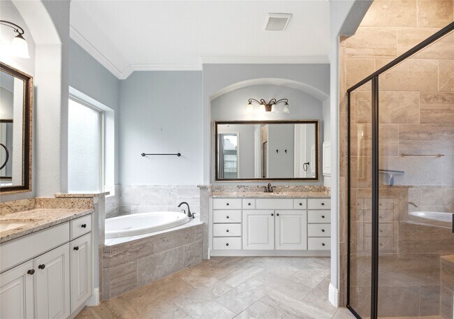 Building Photo - 5818 Fairway Shores Ln