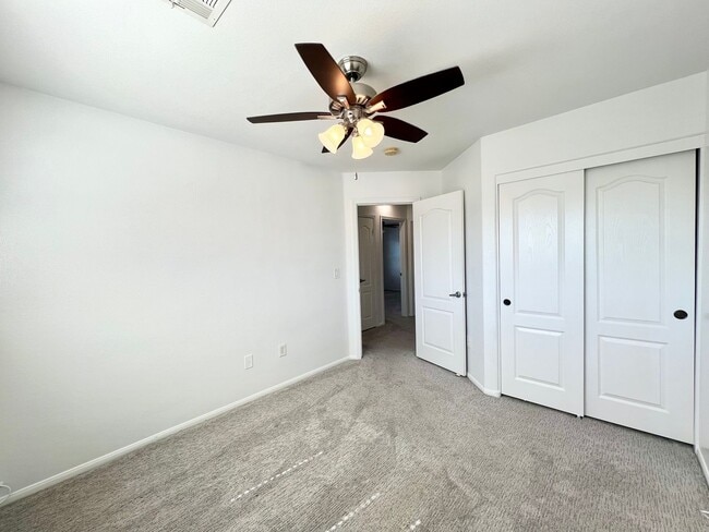 Building Photo - SPACIOUS 4BD/2.5BA HOME IN ALIANTE W/ FRESH PAINT, NEW FLOORING