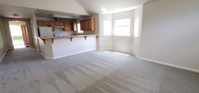Building Photo - Lovely Townhome in North Gilham!
