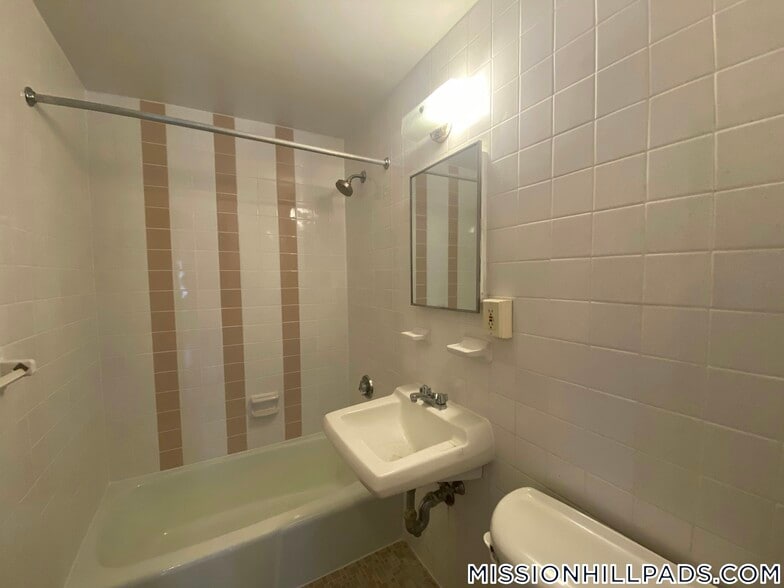 Building Photo - 74 S Huntington Ave