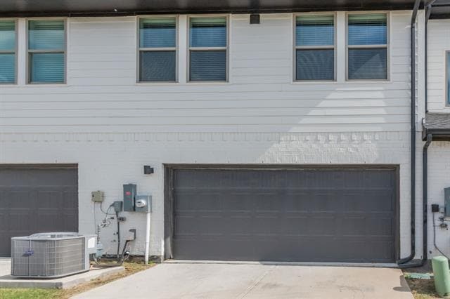 Building Photo - 7545 Reis Ln