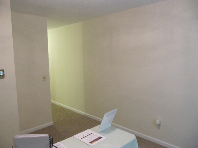 Building Photo - 302 Old Bridge Ln