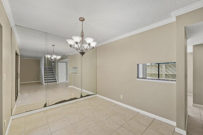 Building Photo - 402 Lakewood Ct