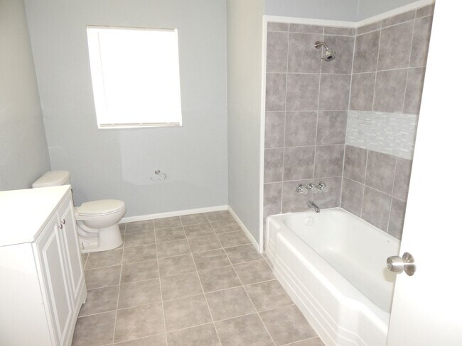 Building Photo - Spacious 3 Bedroom, 2 Bath Home in Tyler!