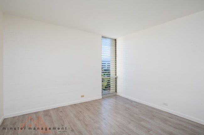 Building Photo - 949 Ala Nanala St