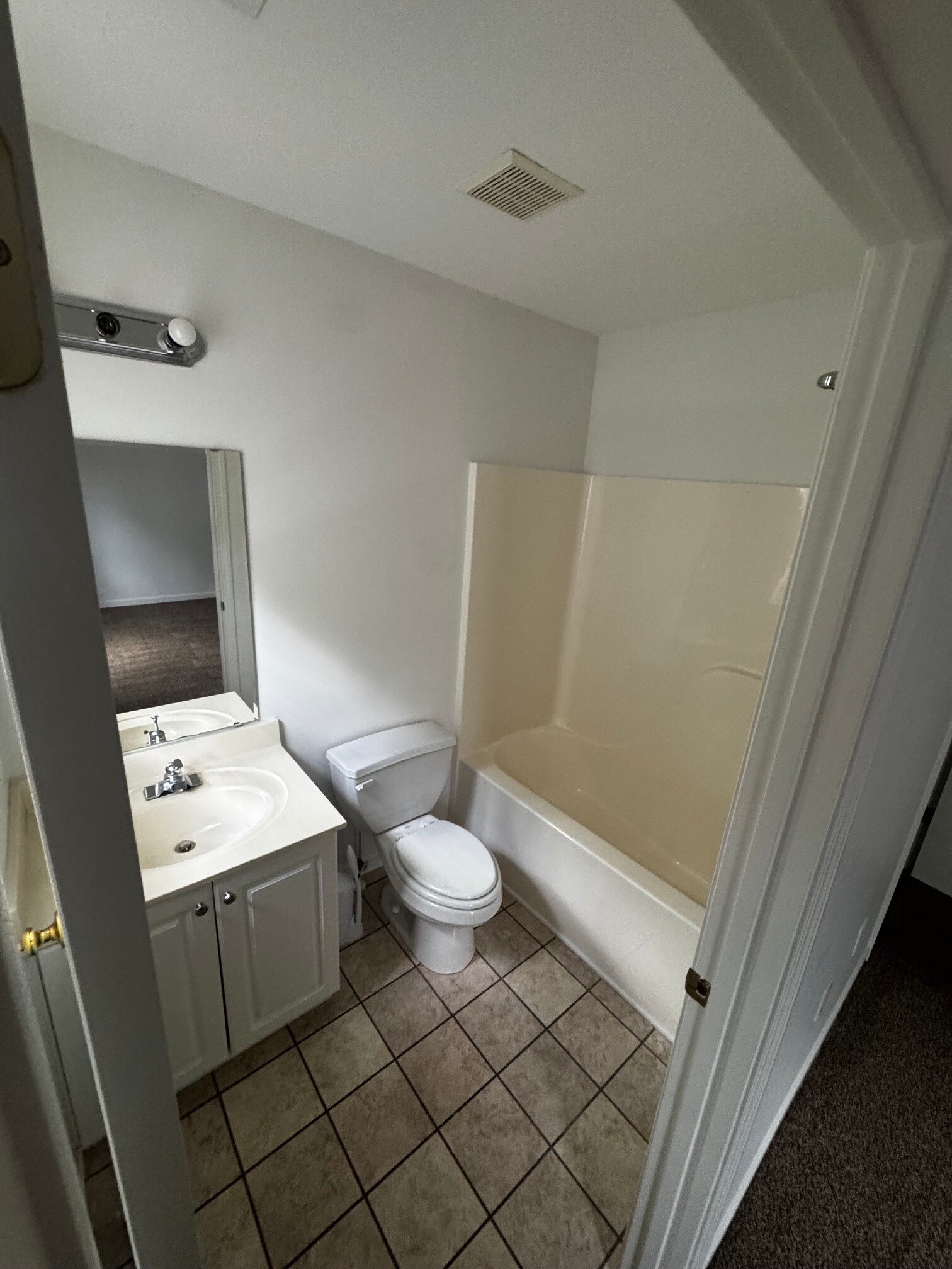 Building Photo - 14 Ridgestone Cir