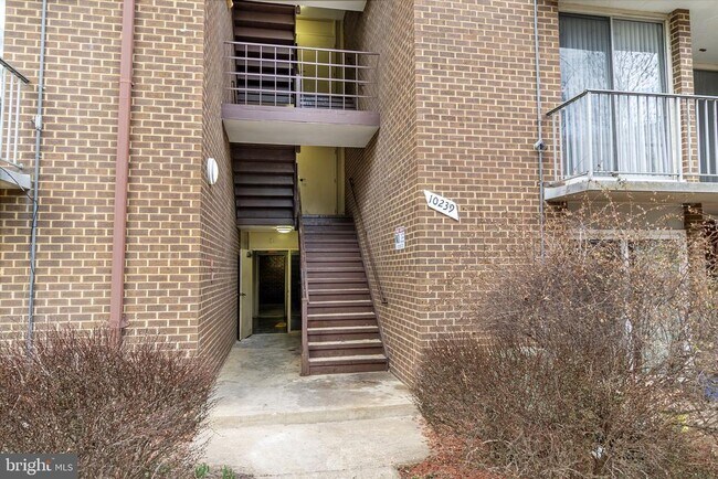 Building Photo - 10239 Prince Pl