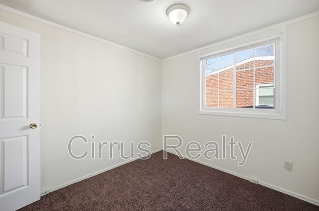 Building Photo - 1924 Zinzer Rd