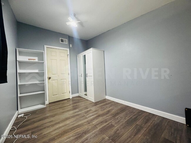 Building Photo - 246 Sara Dr