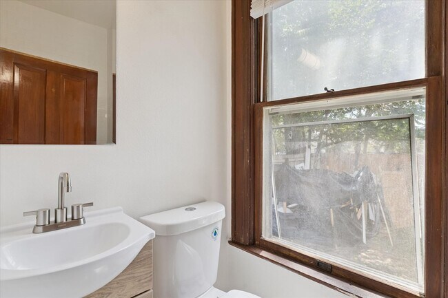 Building Photo - Fall 2026 Pre-Leasing! Freshly Renovated 1 Bed / 1 Bath in Prime Boulder Location – Steps from Pe...
