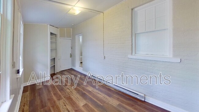 Building Photo - 566 Park Ave