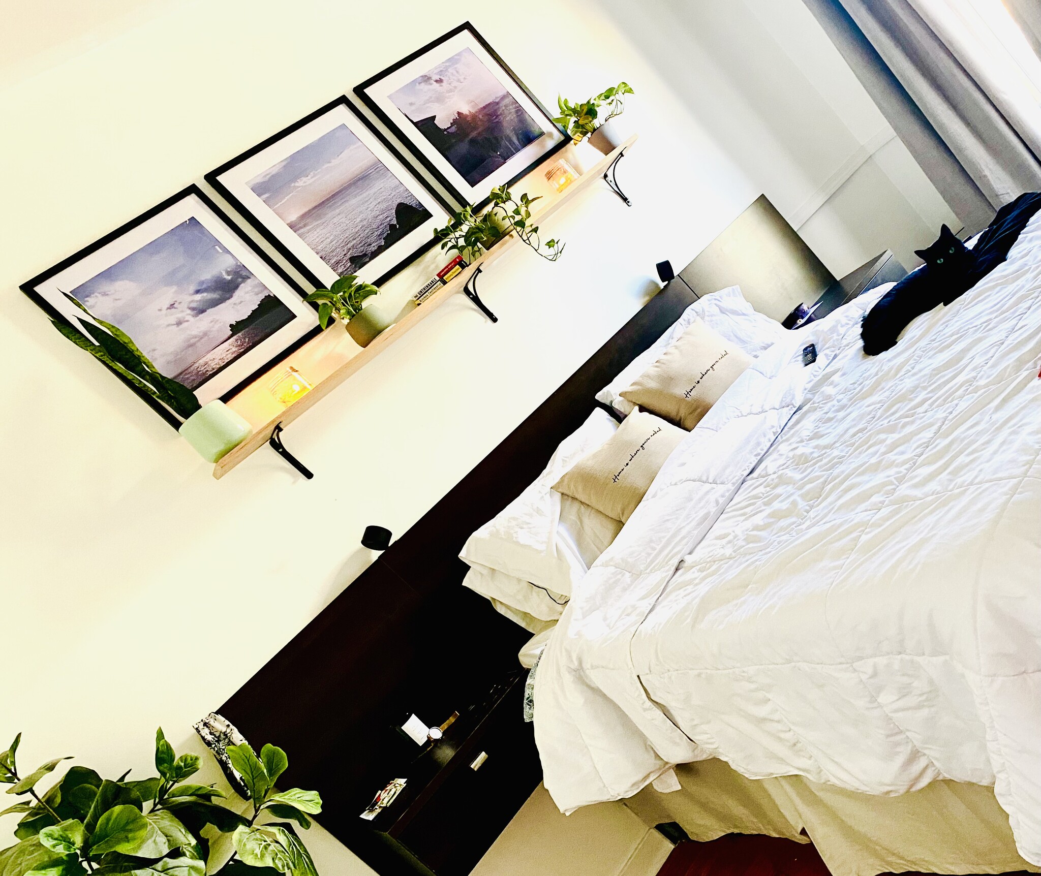 Building Photo - 2559 W Fullerton Ave