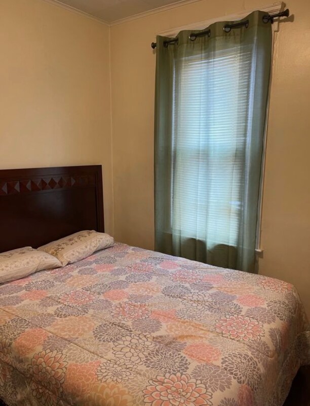 Building Photo - 26 Ella St