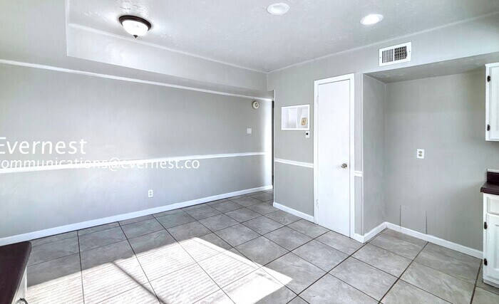 Building Photo - 2315 Hampton Rd