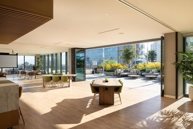 Building Photo - 1011 Union St