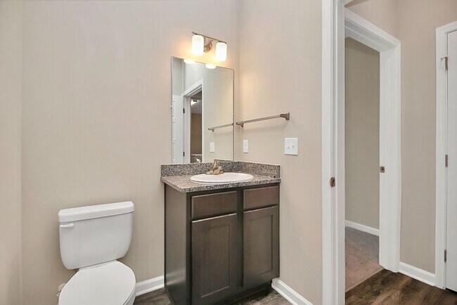 Building Photo - Renovated Mallard Creek Apartment for Lease!