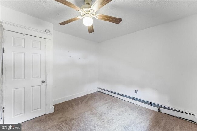 Building Photo - 632 Taylor Ave