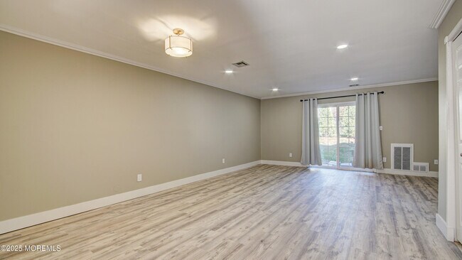 Building Photo - 60 County Rd