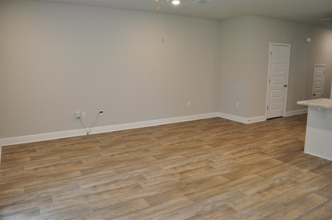 Building Photo - 6060 Royal Port Ct