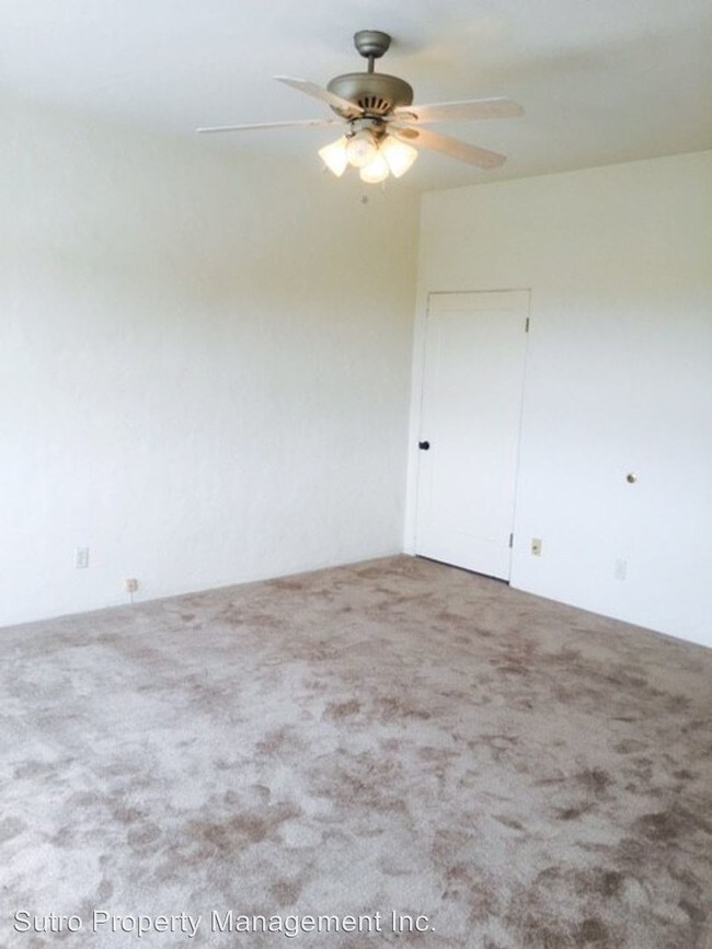 Building Photo - 611 E 20th St