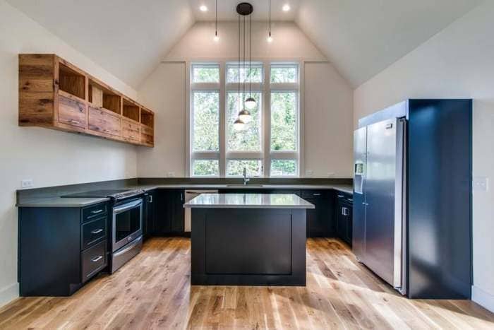 Building Photo - 1418 Shelby Ave