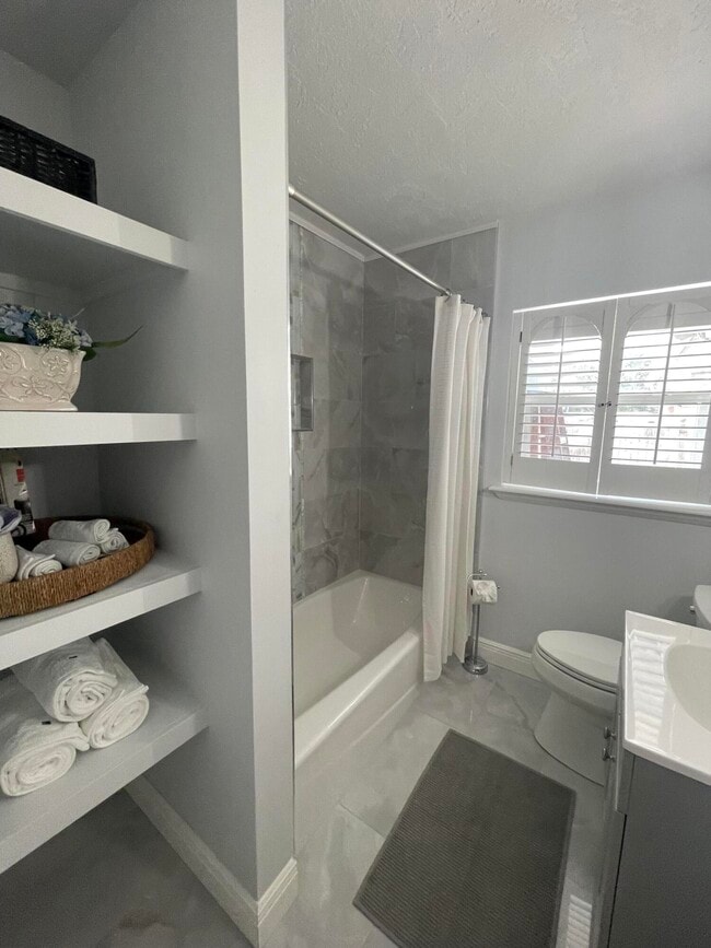 Building Photo - 5 N Deleon Ave