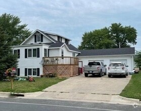 Building Photo - Thorson Duplex
