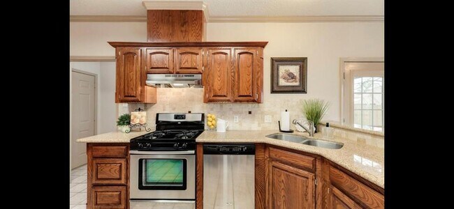 Building Photo - 112 Portulaca St