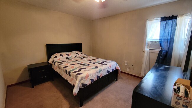 Master bedroom - 608 California St