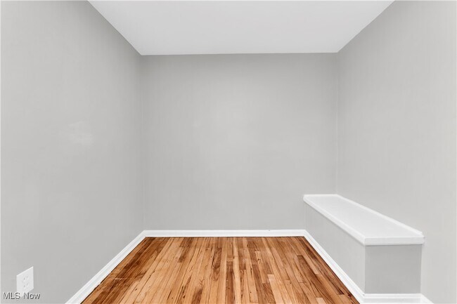 Building Photo - 21550 Miller Ave