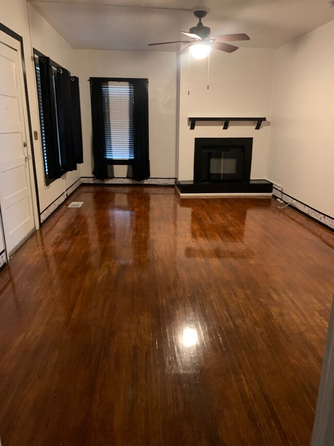 Building Photo - 47 W Elm St